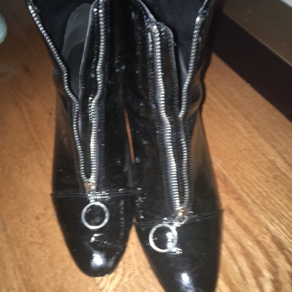 Hot Black Ring Zip Up Boots